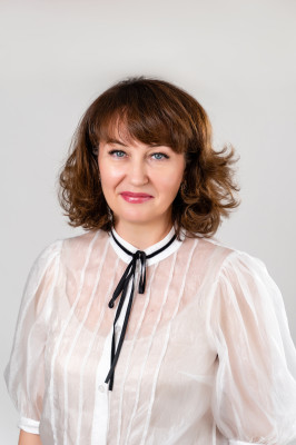 Учитель музыки Лесняк Ирина Валерьевна Учитель музыки Лесняк Ирина Валерьевна